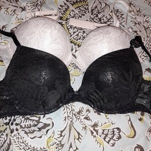 38 B Victoria secret Bras Bombshell